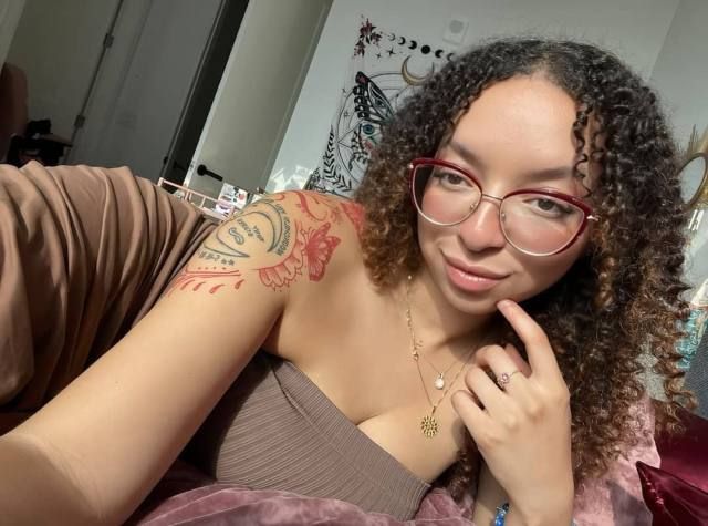 AVAILABLE FOR HOOKUP INCALL AND OUTCALL 💦👅..CASH IS ACCEPTED - Image 3